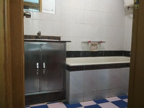 靠近蛇口人民醫(yī)院,樓下就有公交車(chē)站...